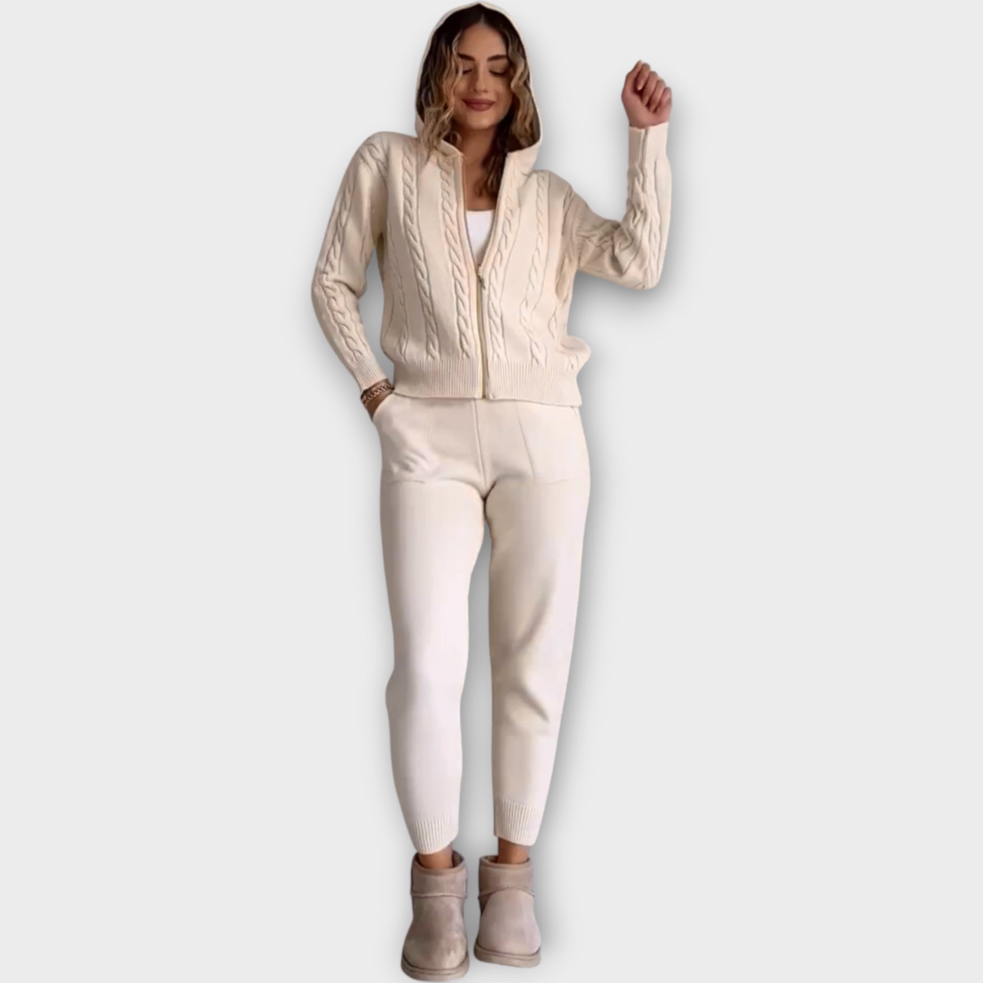 Kötött Szett Kapucnival és Kardigánnal